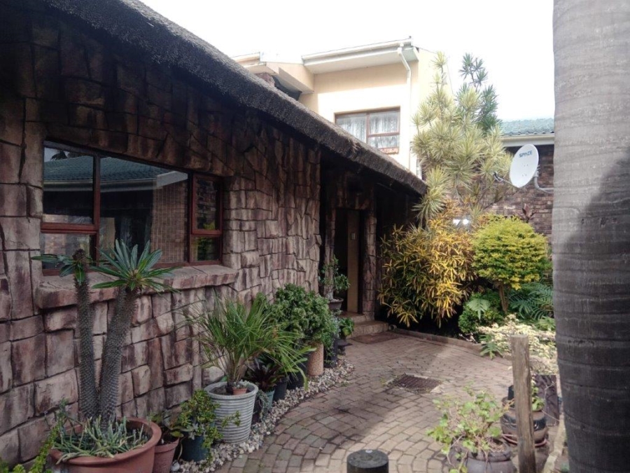 4 Bedroom Property for Sale in C Place Eastern Cape